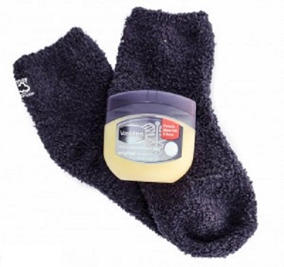 vaseline pieds Les soins pour avoir de beaux pieds 12744638 1677570152518154 1504953050436034095 n 300x282