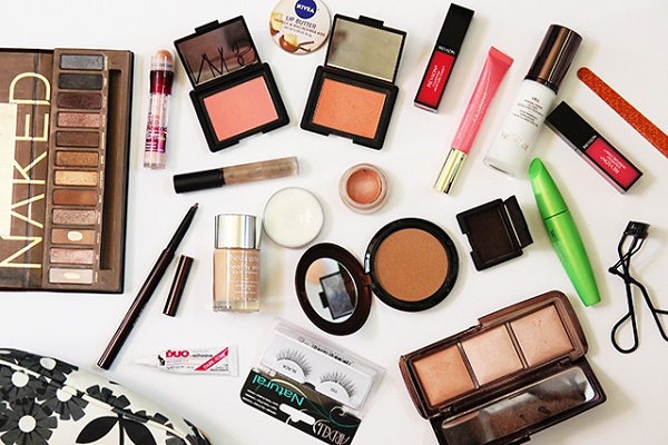 trousse maquillage maquillage La trousse de maquillage pour debutante vegasbeautytwo1w 1