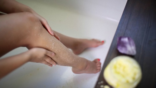 rasage Mes astuces de rasage pour des jambes douces small EOS Shaving 1 1024x576