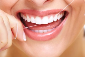 floss dents Le blanchiment des dents et la revue du kit 3D CREST WHITE floss 300x200