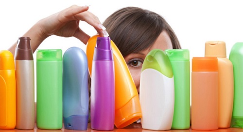 utilisations Les utilisations alternatives des produits de beauté shampoo